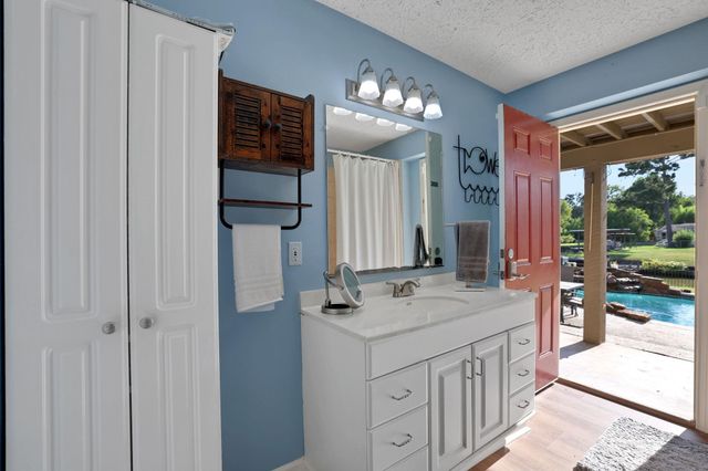 140 Elm Drive, Onalaska, TX 77360