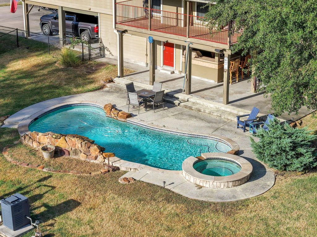140 Elm Drive, Onalaska, TX 77360