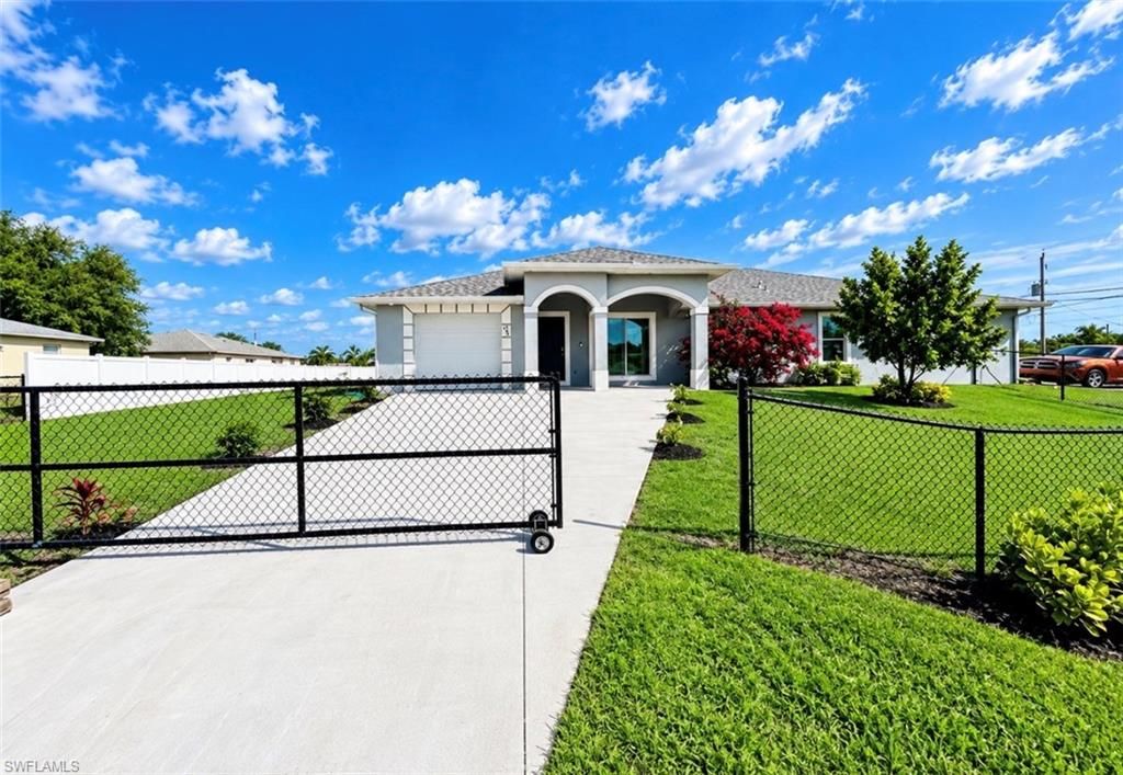 746 Homer AVE S, LEHIGH ACRES, FL 33973 — exterior