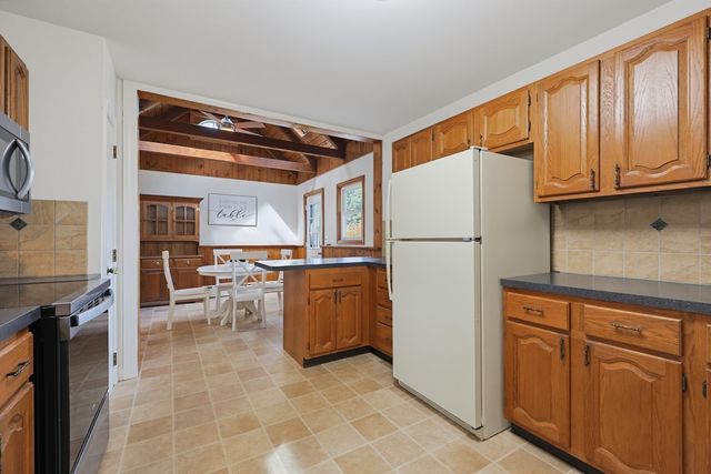21 Burt St, Attleboro, MA 02703
