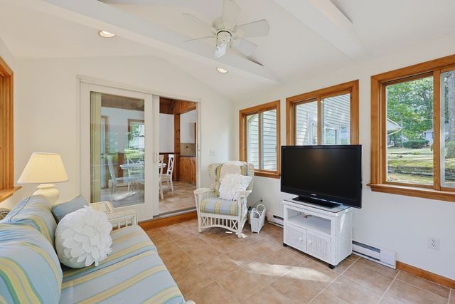 21 Burt St, Attleboro, MA 02703