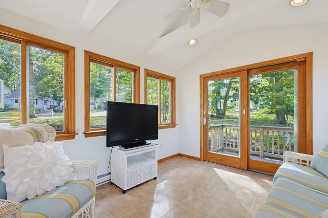 21 Burt St, Attleboro, MA 02703