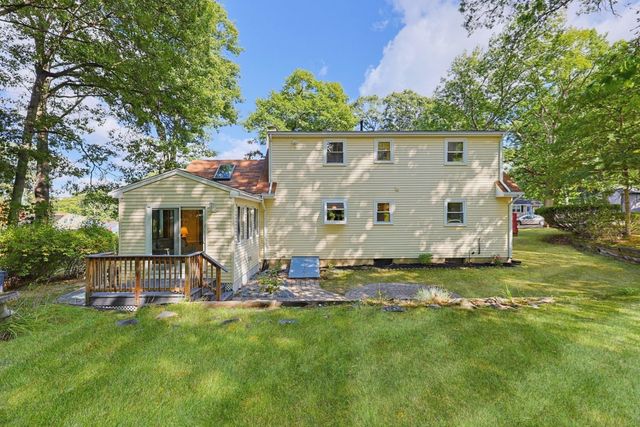 21 Burt St, Attleboro, MA 02703