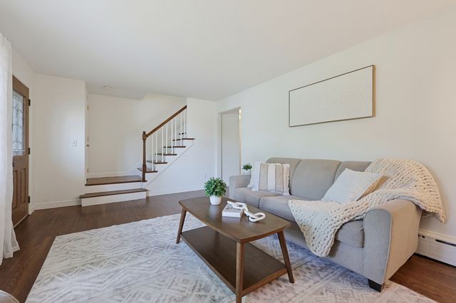 21 Burt St, Attleboro, MA 02703