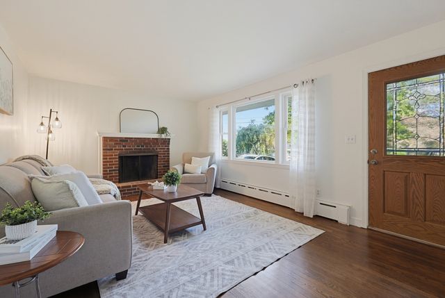 21 Burt St, Attleboro, MA 02703