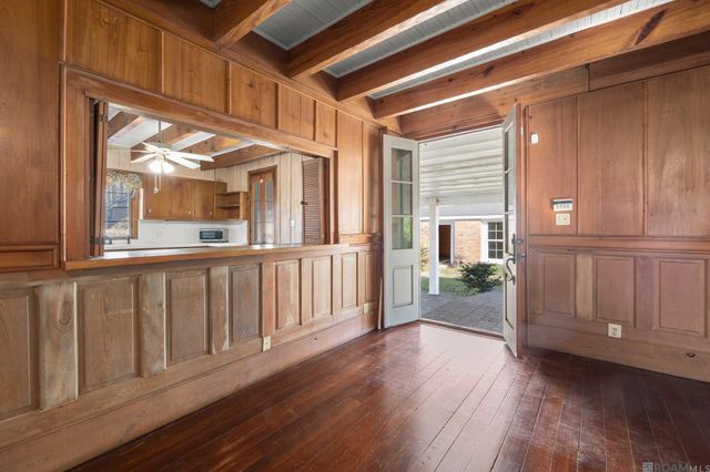 906 E Weber Dr, Gonzales, LA 70737