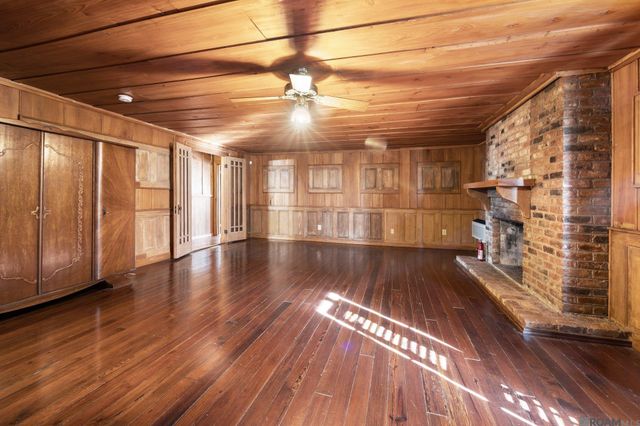 906 E Weber Dr, Gonzales, LA 70737