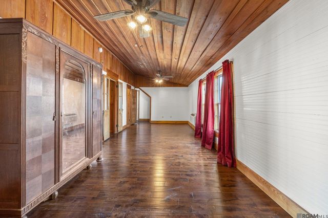 906 E Weber Dr, Gonzales, LA 70737