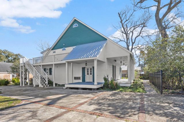 906 E Weber Dr, Gonzales, LA 70737