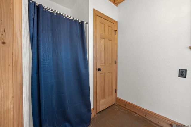 906 E Weber Dr, Gonzales, LA 70737