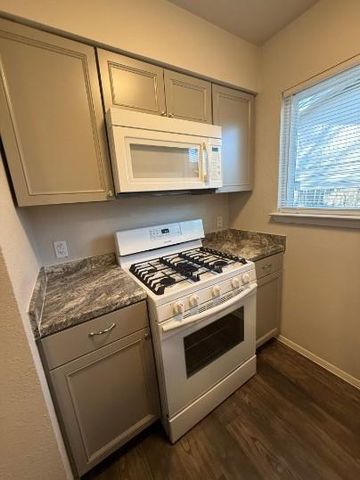 5904 Emerald Forest DR, Austin, TX 78745