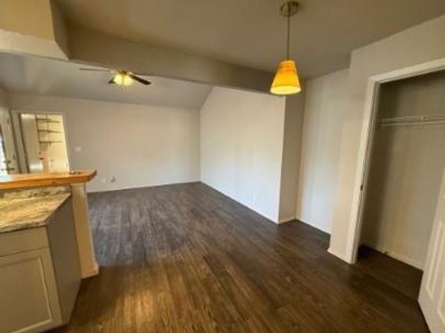 5904 Emerald Forest DR, Austin, TX 78745