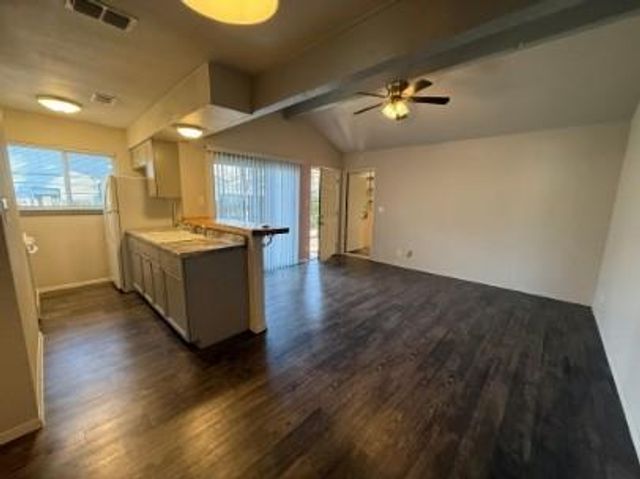 5904 Emerald Forest DR, Austin, TX 78745