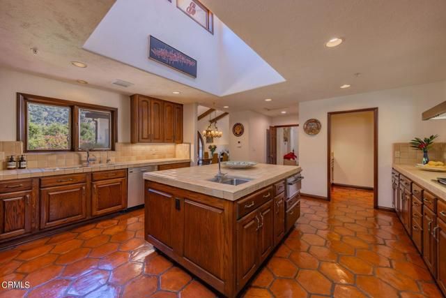 10829 Oak Knoll Road, Ojai, CA 93023