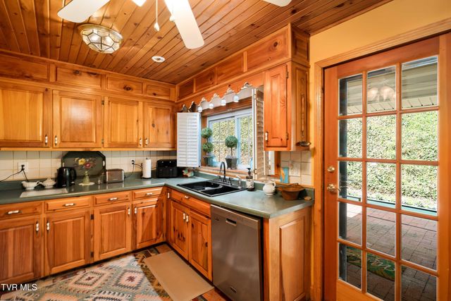 6646 Roan Creek Road, Butler, TN 37640