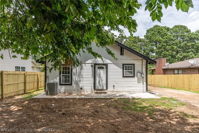 1612 Cedar Street, Van Buren, AR 72956
