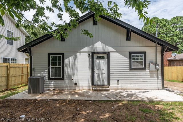 1612 Cedar Street, Van Buren, AR 72956