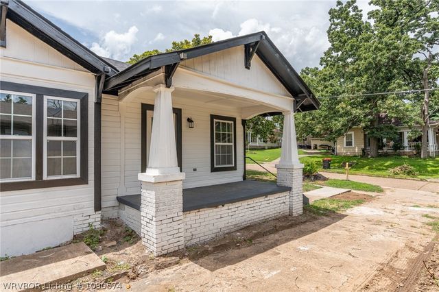 1612 Cedar Street, Van Buren, AR 72956