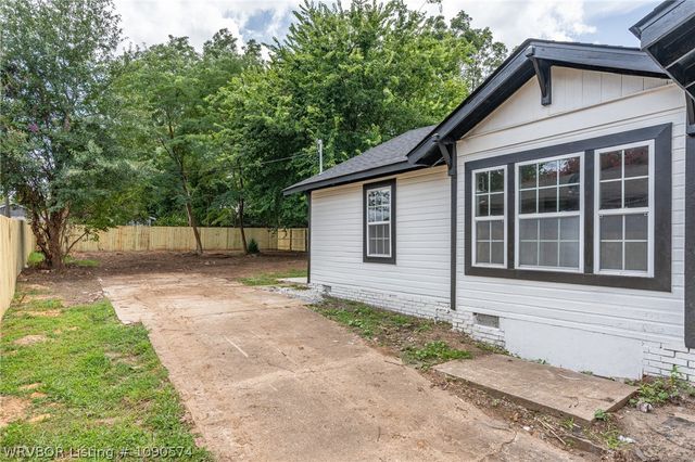 1612 Cedar Street, Van Buren, AR 72956