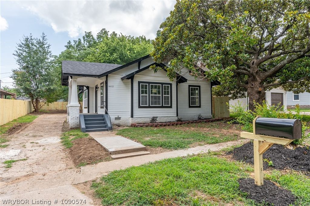 1612 Cedar Street, Van Buren, AR 72956