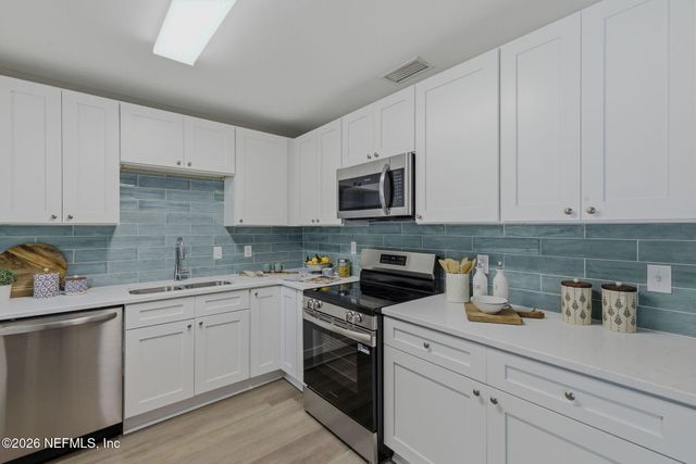 10184 HERNDON Road, Jacksonville, FL 32246