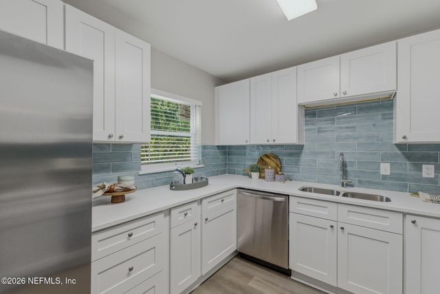 10184 HERNDON Road, Jacksonville, FL 32246