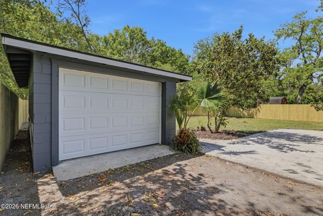 10184 HERNDON Road, Jacksonville, FL 32246