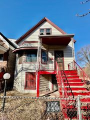 8122 S Escanaba Avenue, Chicago, IL 60617