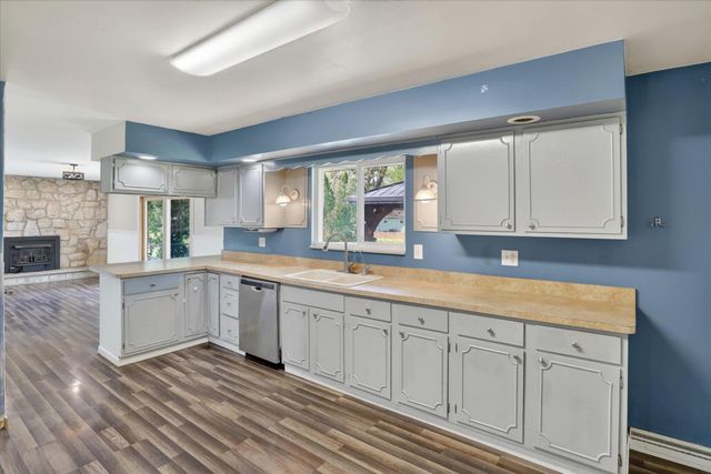 26414 Redfield Street, Edwardsburg, MI 49112