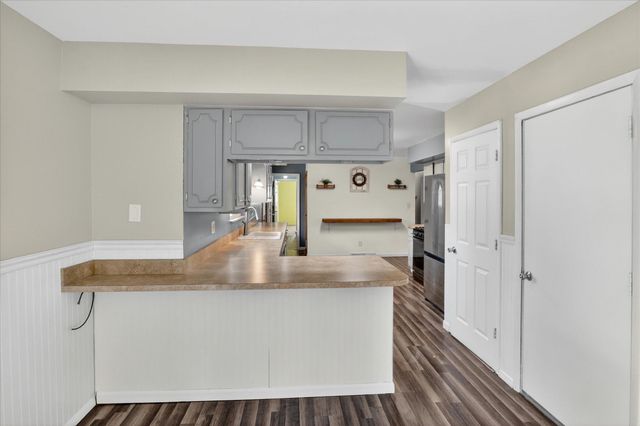 26414 Redfield Street, Edwardsburg, MI 49112