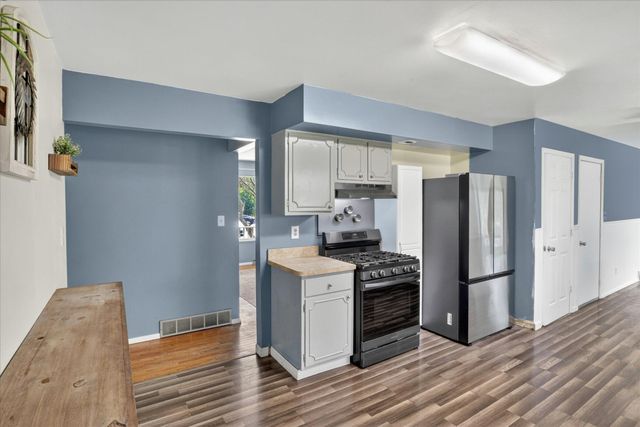 26414 Redfield Street, Edwardsburg, MI 49112