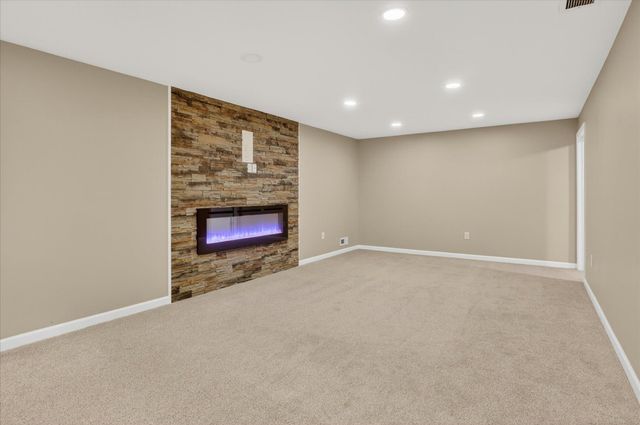 26414 Redfield Street, Edwardsburg, MI 49112