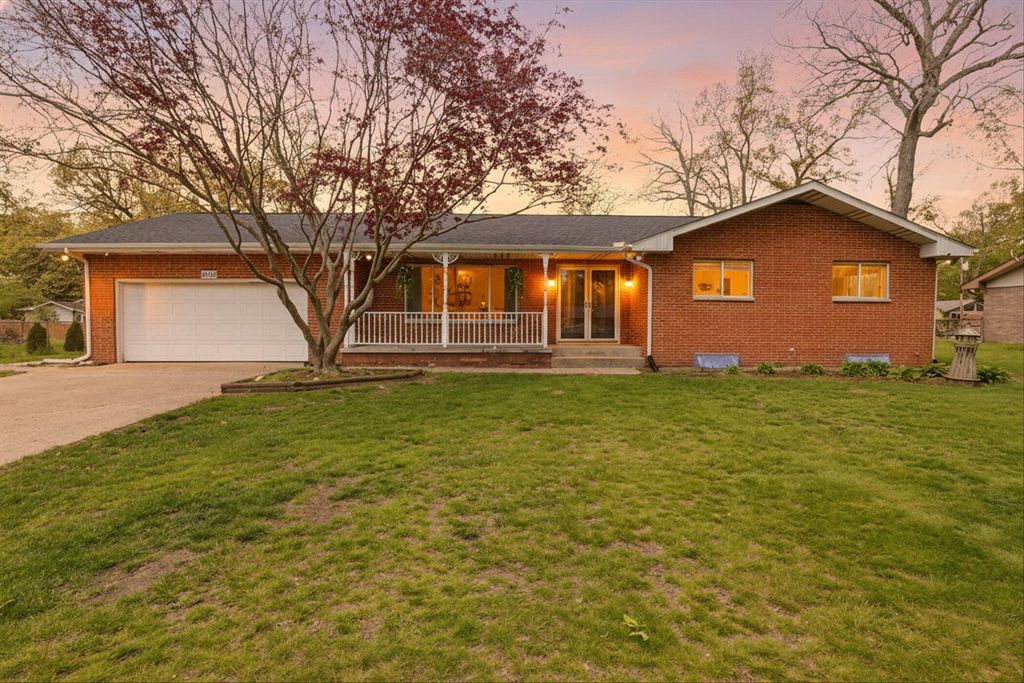 26414 Redfield Street, Edwardsburg, MI 49112