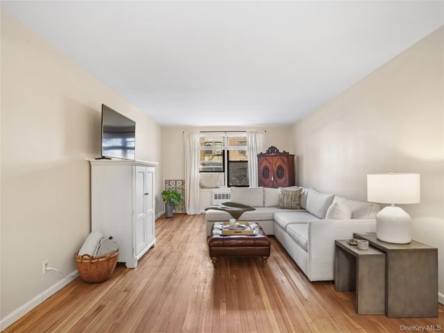 10 Franklin Avenue 2G, White Plains, NY 10601