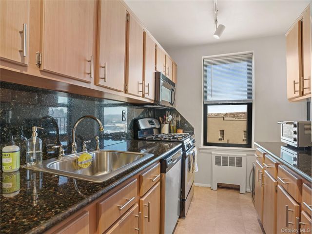 10 Franklin Avenue 2G, White Plains, NY 10601
