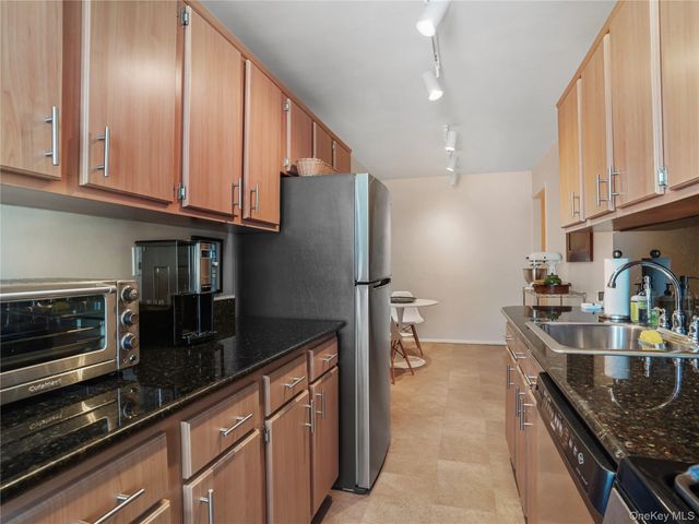 10 Franklin Avenue 2G, White Plains, NY 10601