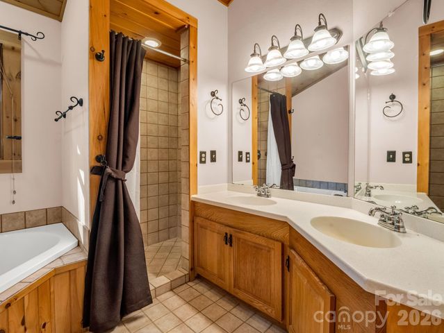 907 Hidden Lake Parkway, Nebo, NC 28761