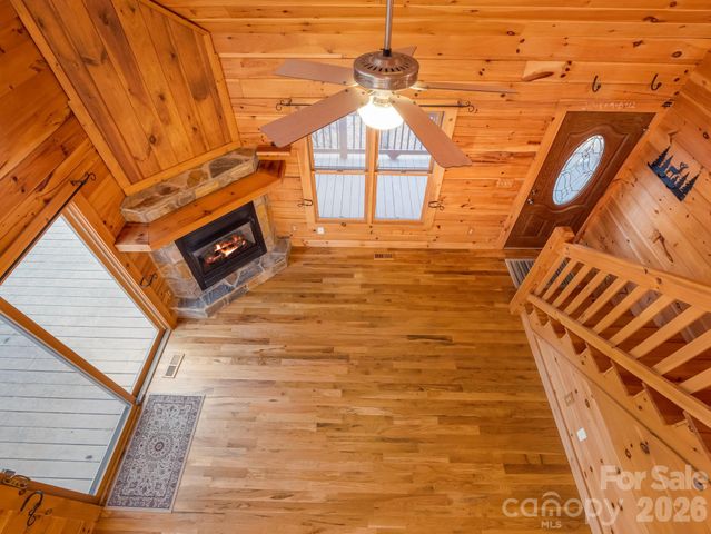 907 Hidden Lake Parkway, Nebo, NC 28761