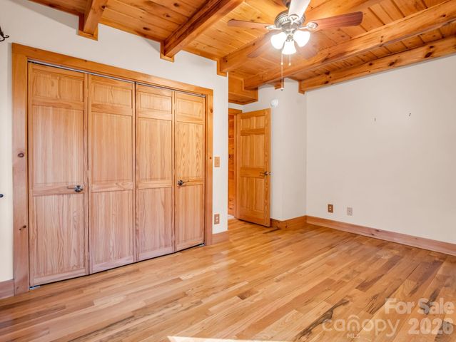 907 Hidden Lake Parkway, Nebo, NC 28761