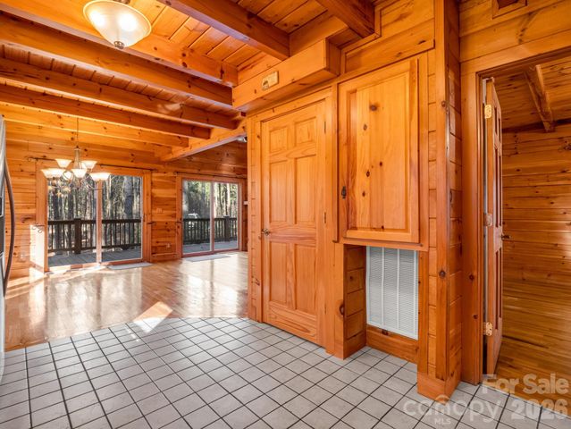 907 Hidden Lake Parkway, Nebo, NC 28761