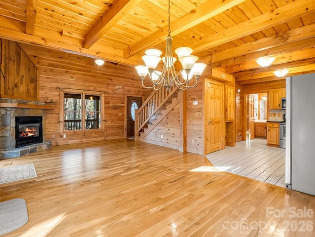 907 Hidden Lake Parkway, Nebo, NC 28761