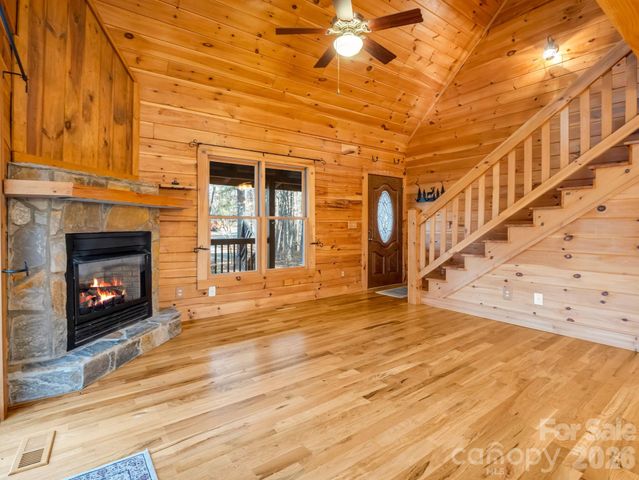 907 Hidden Lake Parkway, Nebo, NC 28761