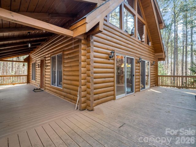 907 Hidden Lake Parkway, Nebo, NC 28761