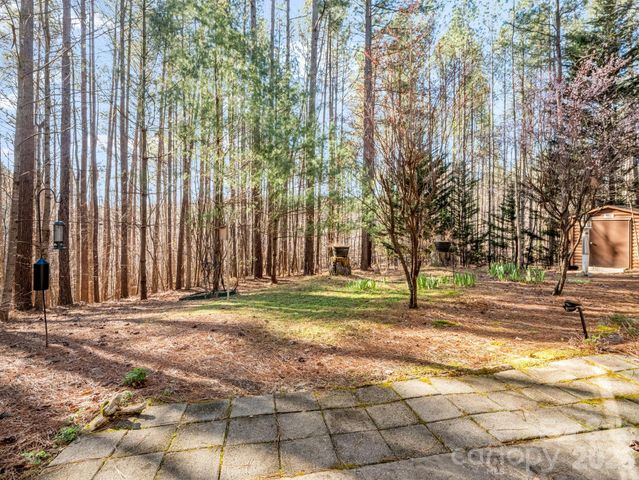 907 Hidden Lake Parkway, Nebo, NC 28761