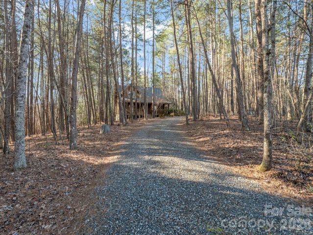 907 Hidden Lake Parkway, Nebo, NC 28761