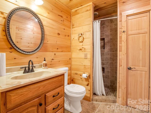 907 Hidden Lake Parkway, Nebo, NC 28761