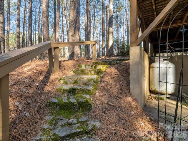 907 Hidden Lake Parkway, Nebo, NC 28761