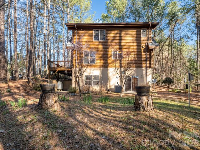 907 Hidden Lake Parkway, Nebo, NC 28761