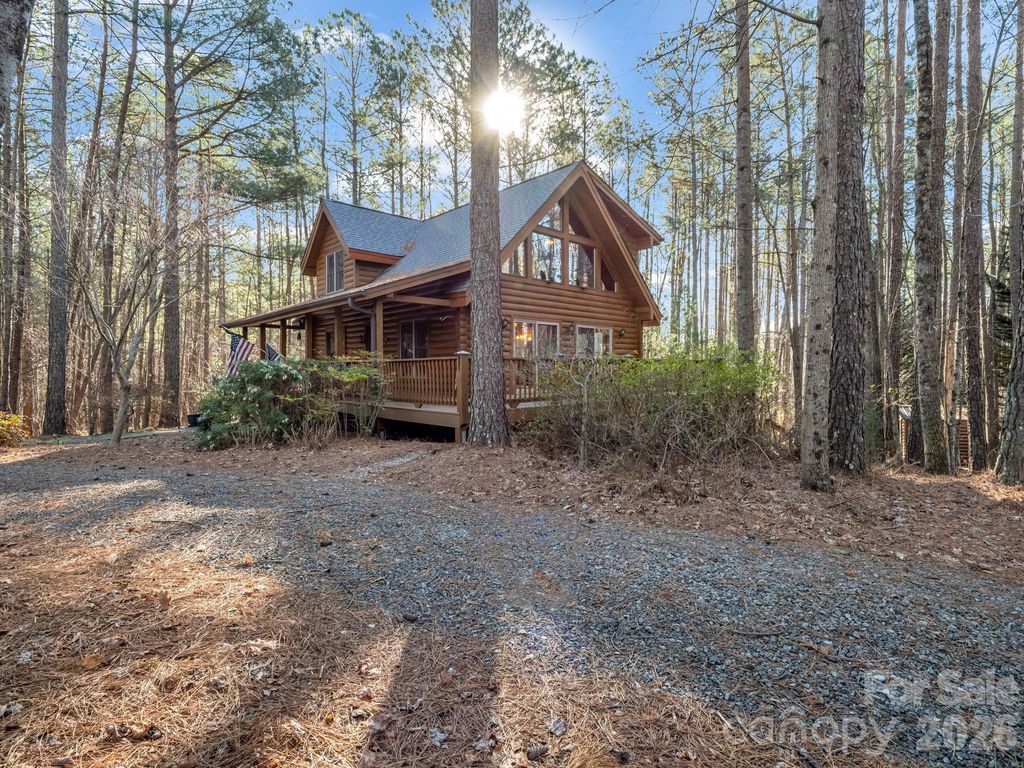 907 Hidden Lake Parkway, Nebo, NC 28761
