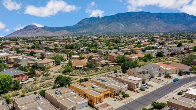 11104 Jordan Avenue NE, Albuquerque, NM 87122